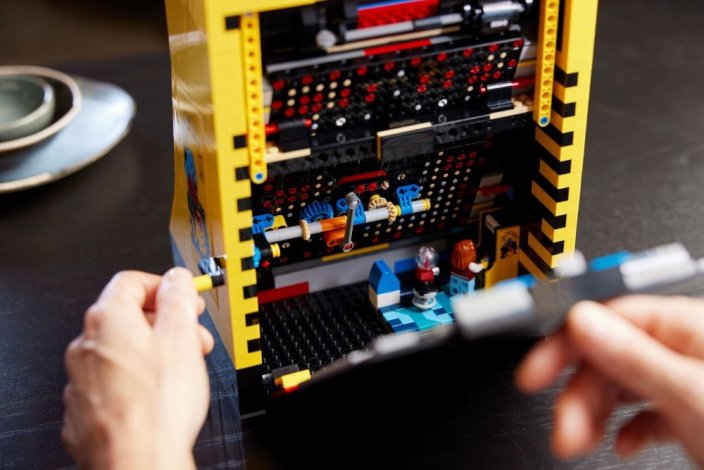 LEGO® Icons 10323 Máquina de Jogos PAC-MAN