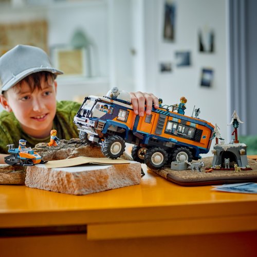 LEGO City 60471 Nákladní auto s laboratoří pro průzkumníky Arktidy