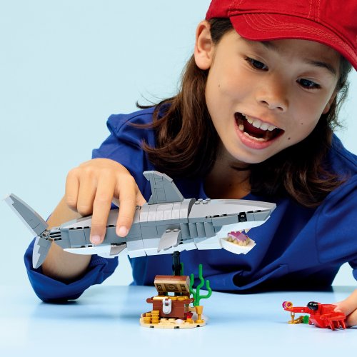 LEGO® Creator 31381 Divoký žralok a truhla s pokladem