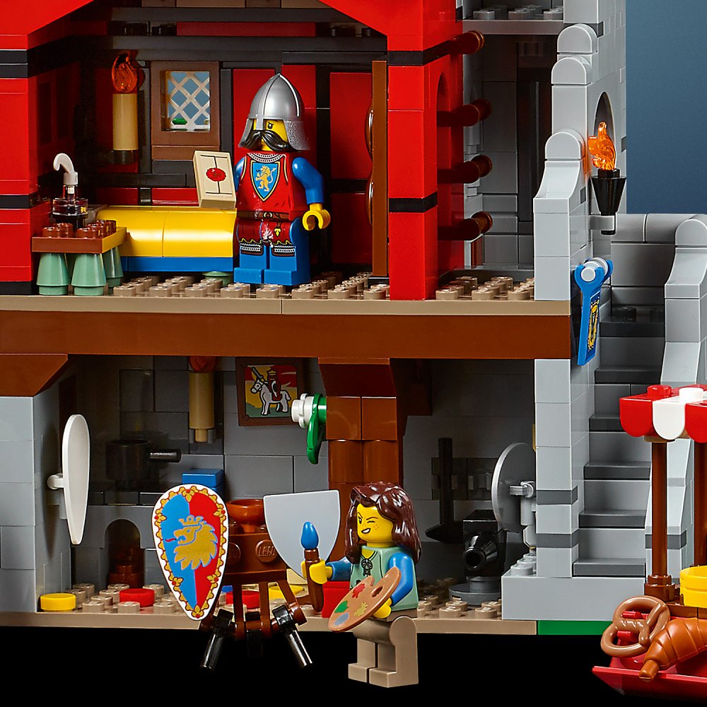 LEGO® Icons 10332 Medieval Town Square
