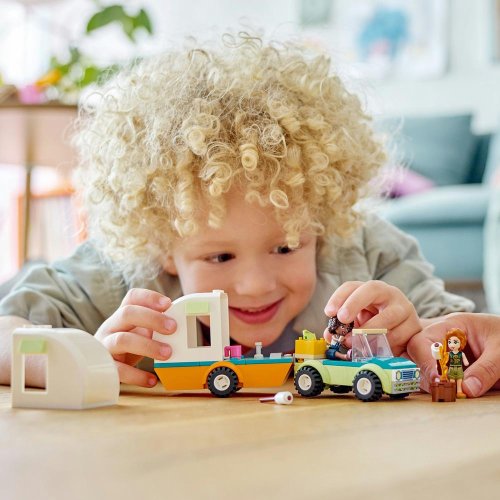LEGO® Friends 41726 Vacanza in campeggio
