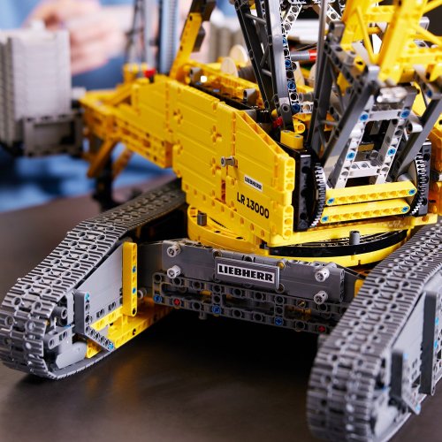 LEGO® Technic™ 42146 Gru cingolata Liebherr LR 13000