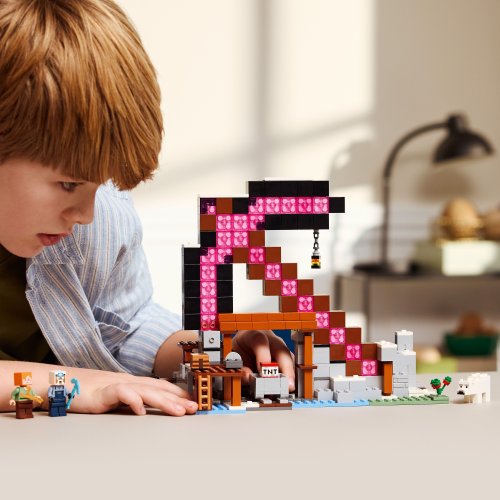 LEGO® Minecraft® 21277 A csákánybánya