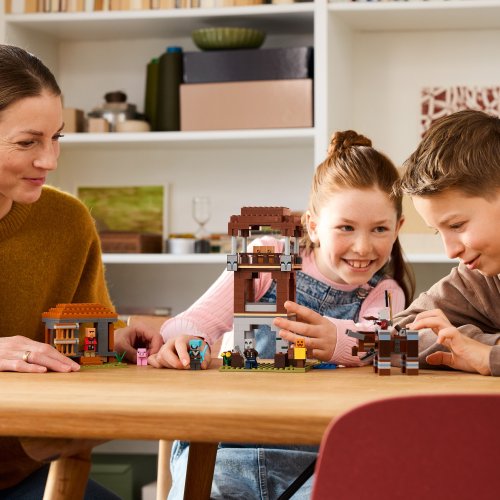 LEGO Minecraft 21278 Základna plenitelů a Ničitel