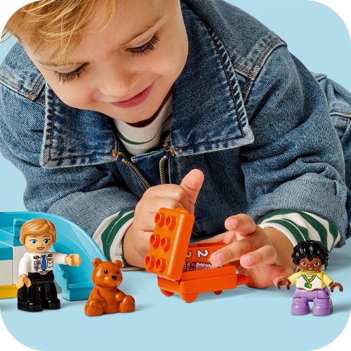 LEGO® DUPLO® 10443 Először a repülőtéren