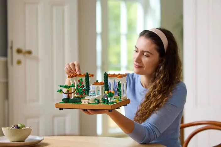 LEGO® Icons 10359 Jardim com Fonte