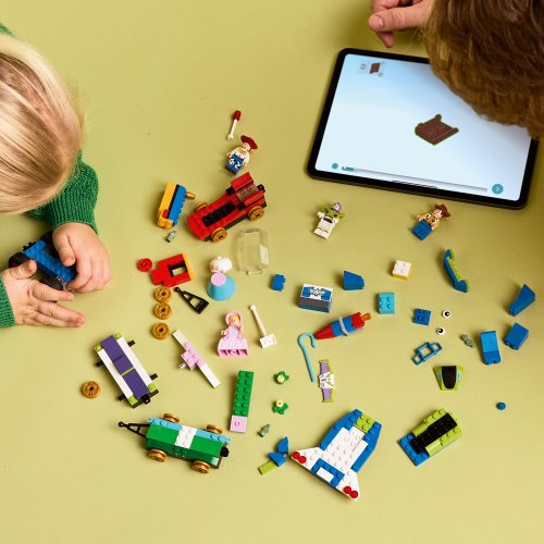 LEGO® | Disney™ 43264 Toy Story feesttrein en RC auto