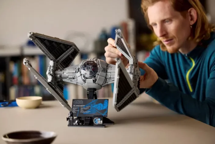 LEGO® Star Wars™ 75382 L’intercepteur TIE