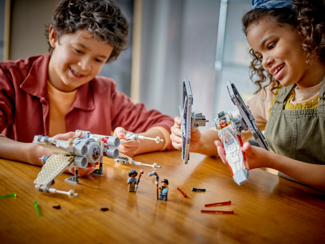 LEGO® Star Wars™ 75393 Caza TIE y Ala-X Fusionados