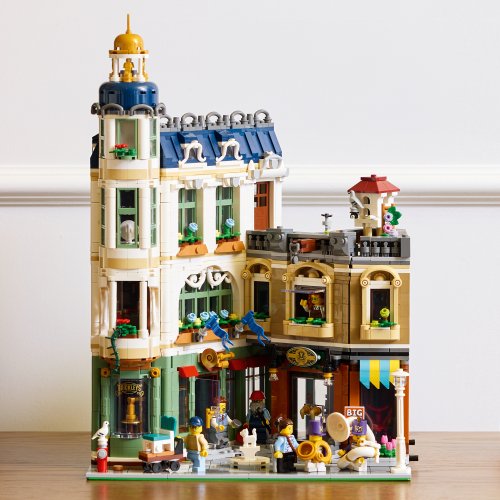 LEGO® Icons 11371 Via dello shopping