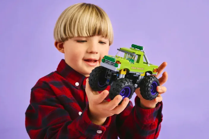 LEGO® Marvel 76312 Monster truck Hulka kontra Thanos