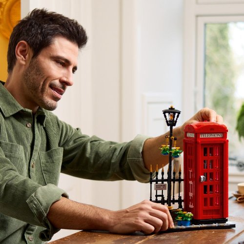 LEGO® Ideas 21347 Cabine téléphonique londonienne