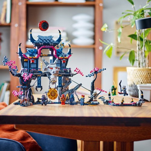 LEGO® Ninjago® 71813 Le dojo de l’ombre au masque de loup