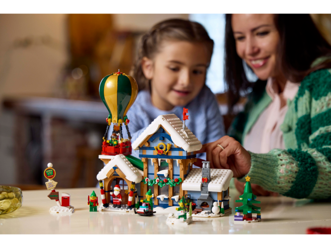 LEGO® Icons 10339 Le bureau de poste du Père Noël