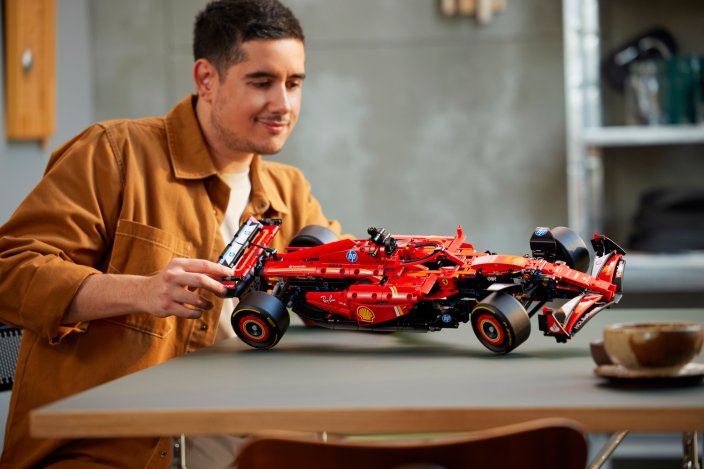 LEGO® Technic™ 42207 Monoposto F1 Ferrari SF-24