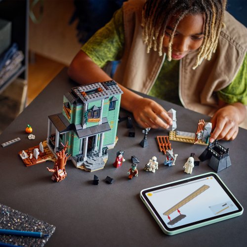 LEGO® Creator 3’ü 1 Arada 31167 Hayaletli Köşk