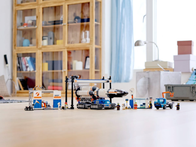 LEGO® City 60229 Montáž a přeprava vesmírné rakety - poškozený obal