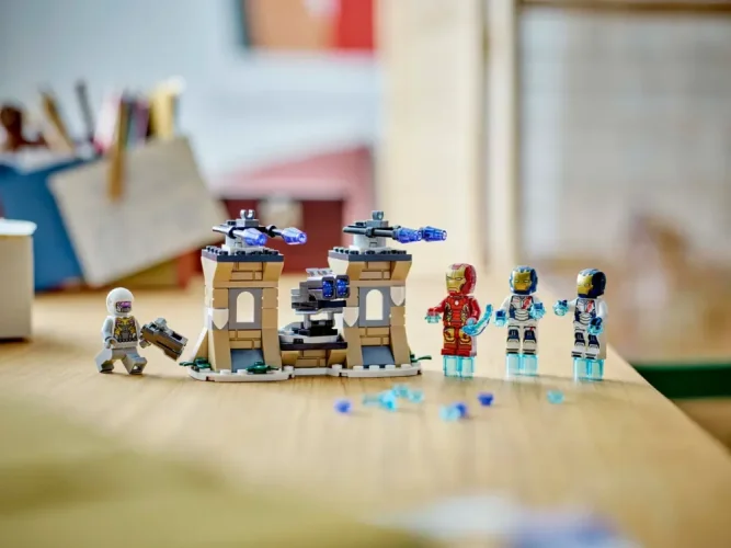 LEGO® Marvel 76288 Iron Man e Legione di ferro vs. Soldato Hydra