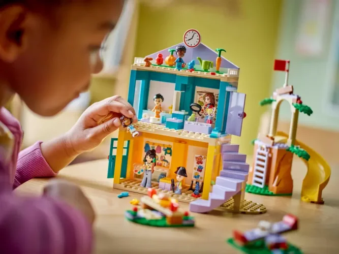 LEGO® Friends 42636 Centro Preescolar de Heartlake City