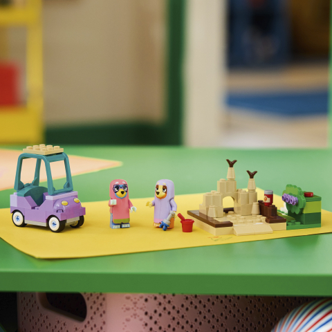 LEGO® Bluey 11216 As Avozinhas com a Bingo e a Bluey