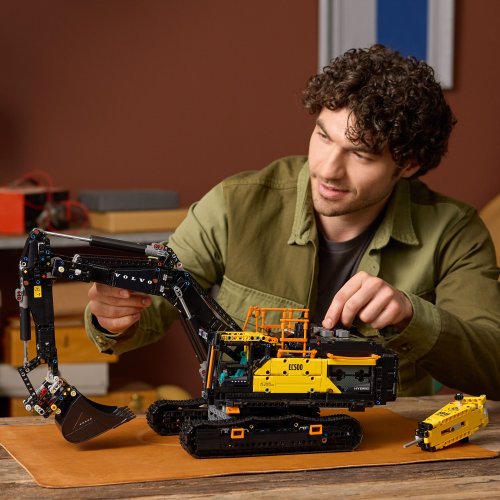 LEGO® Technic 42215 Koparka Volvo EC500 Hybrid