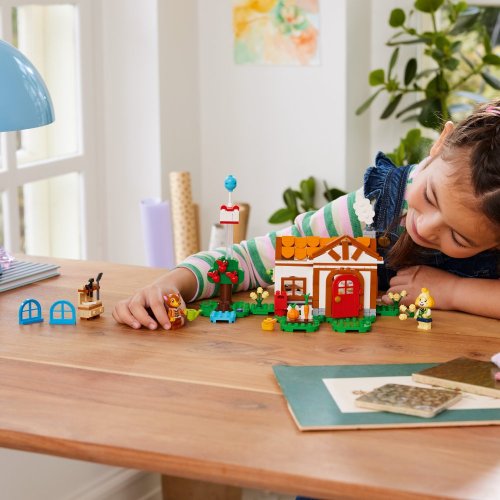 LEGO® Animal Crossing™ 77049 Isabelle op visite