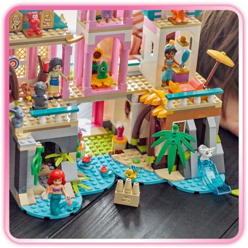 LEGO® │ Disney 43267 Hercegnőkastély és a hercegnők állatkái