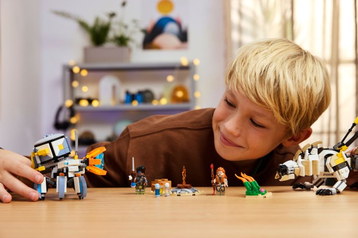 LEGO® Horizon Adventures™ 77037 Aloy e Varl contra Carapaça e Dentes de Serra