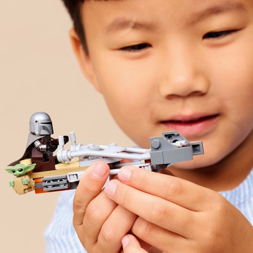 LEGO® Star Wars TM 75436 Der Mandalorianer und Grogu auf ihrem Speeder Bike™