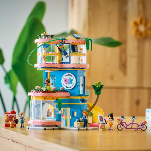 LEGO® Friends 42689 Heartlake City clubhuis