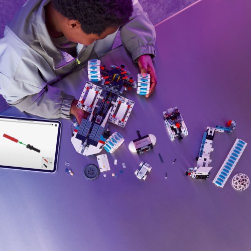 LEGO® Technic 42211 Lunar Outpost™ maanrover ruimtevoertuig