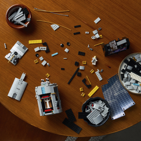 LEGO® Icons 11382 Telescópio Espacial Hubble