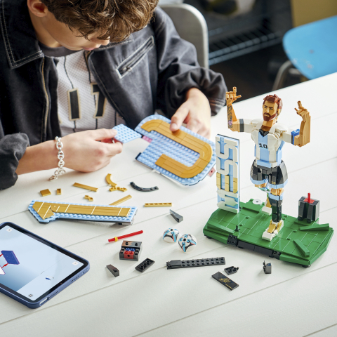 LEGO® LEGO® Editions 43015 Lionel Messi – Fußballlegende
