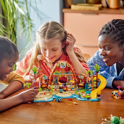 LEGO Friends 42673 Rodinná dovolená u pláže