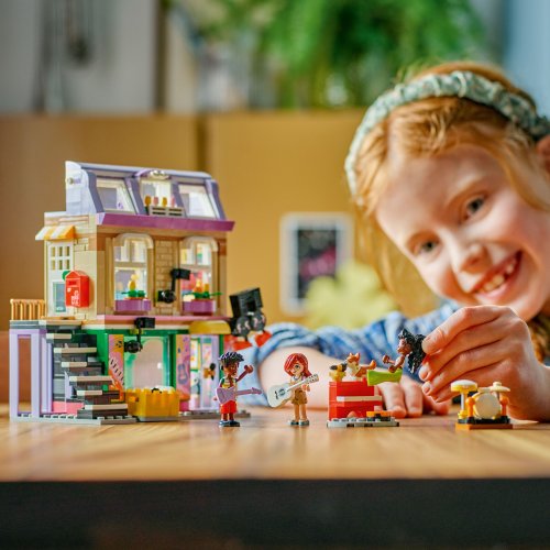 LEGO® Friends 42653 Hangszerbolt és lakás
