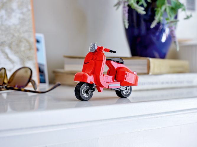 LEGO® Creator Expert 40517 La Vespa