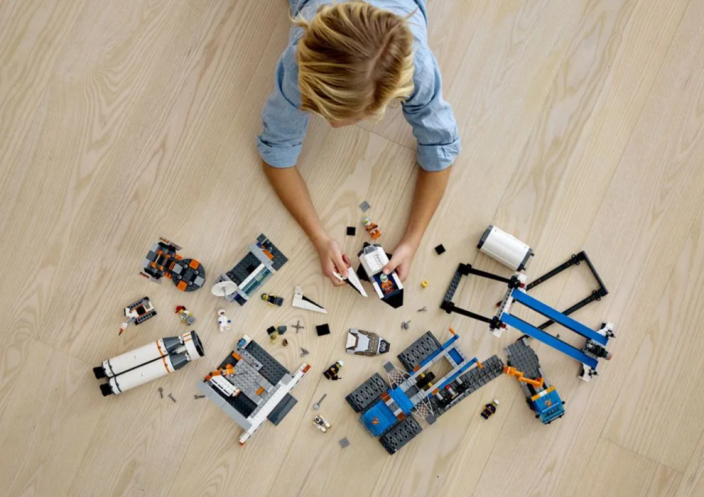 LEGO® City 60229 Montáž a přeprava vesmírné rakety - poškozený obal