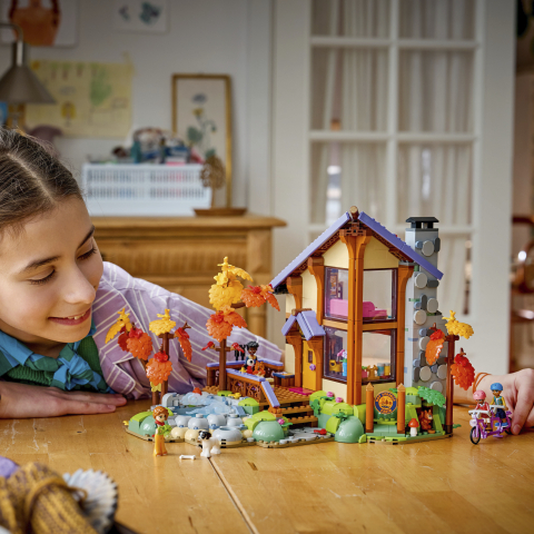 LEGO® Friends 42705 Gezellige boshut in de herfst
