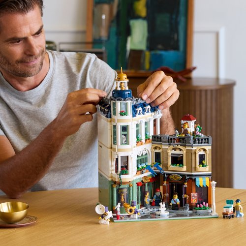LEGO® Icons 11371 Calle Comercial