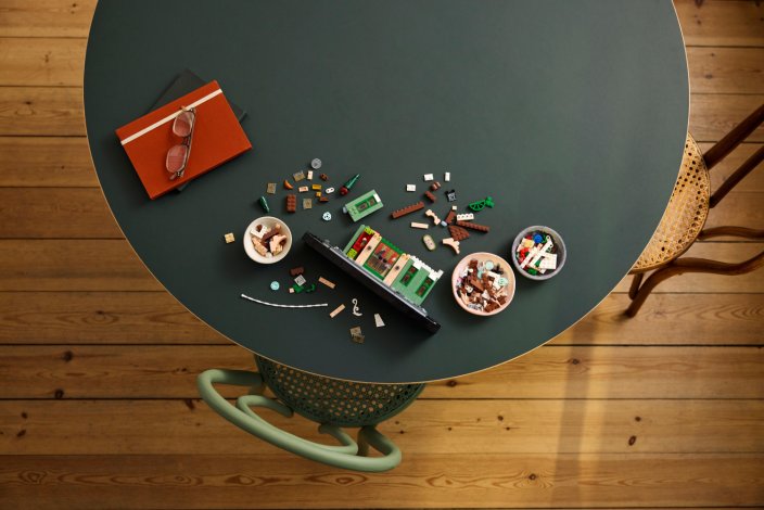 LEGO® Icons 10362 Le café français