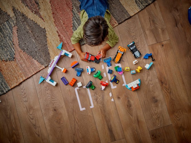 LEGO® DUPLO® 10445 F1® Team Rennautos mit Rennfahrern