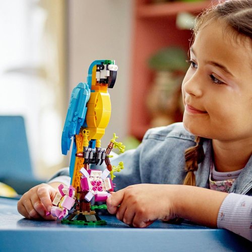 LEGO® Creator 3-en-1 31136 Le perroquet exotique