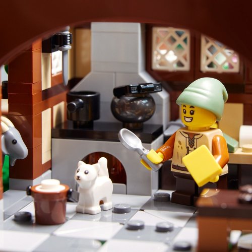 LEGO® Icons 10332 Piazza della città medievale