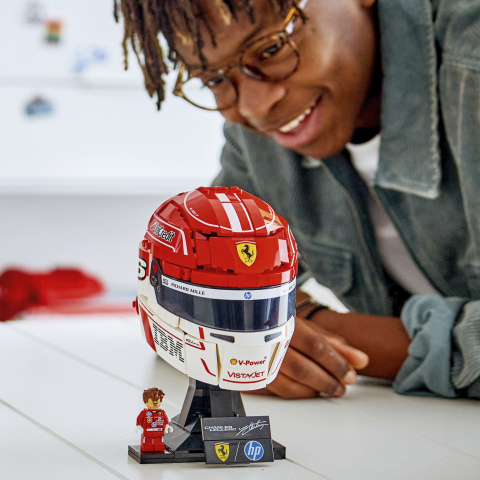 LEGO® F1 43014 Capacete Scuderia Ferrari HP de Charles Leclerc