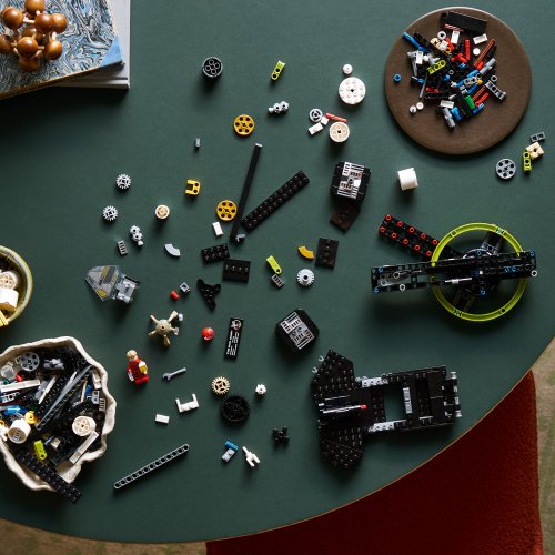 LEGO® Icons 11389 Der Astronaut
