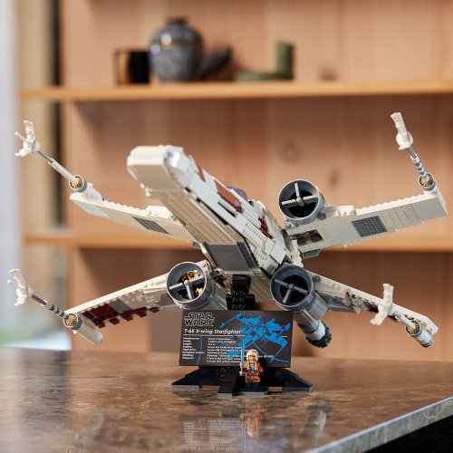 LEGO® Star Wars™ 75355 Le Chasseur X-Wing - Boîte endommagée