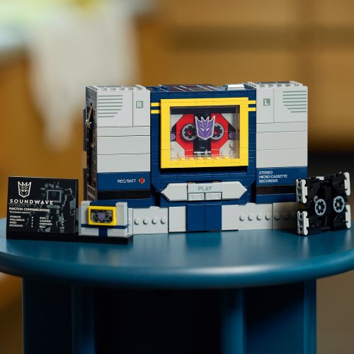 LEGO® Icons 10358 Transformers: Soundwave