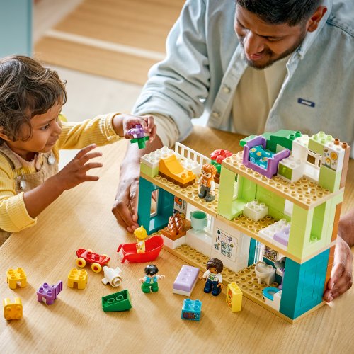LEGO® DUPLO Town 10470 Modernes Familienhaus mit Figuren – 3-in-1-Set