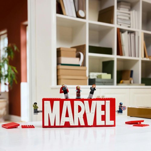 LEGO® Marvel 76313 Logótipo MARVEL e Minifiguras