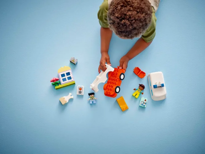 LEGO® DUPLO® 10447 Mentőautó és mentősofőr